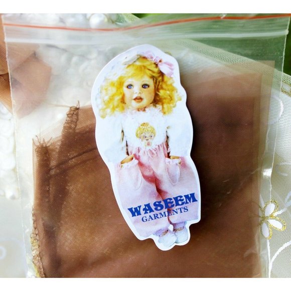 Waseem Garments Formal Beige Ivory Sleeveless Girl - Picture 3 of 6